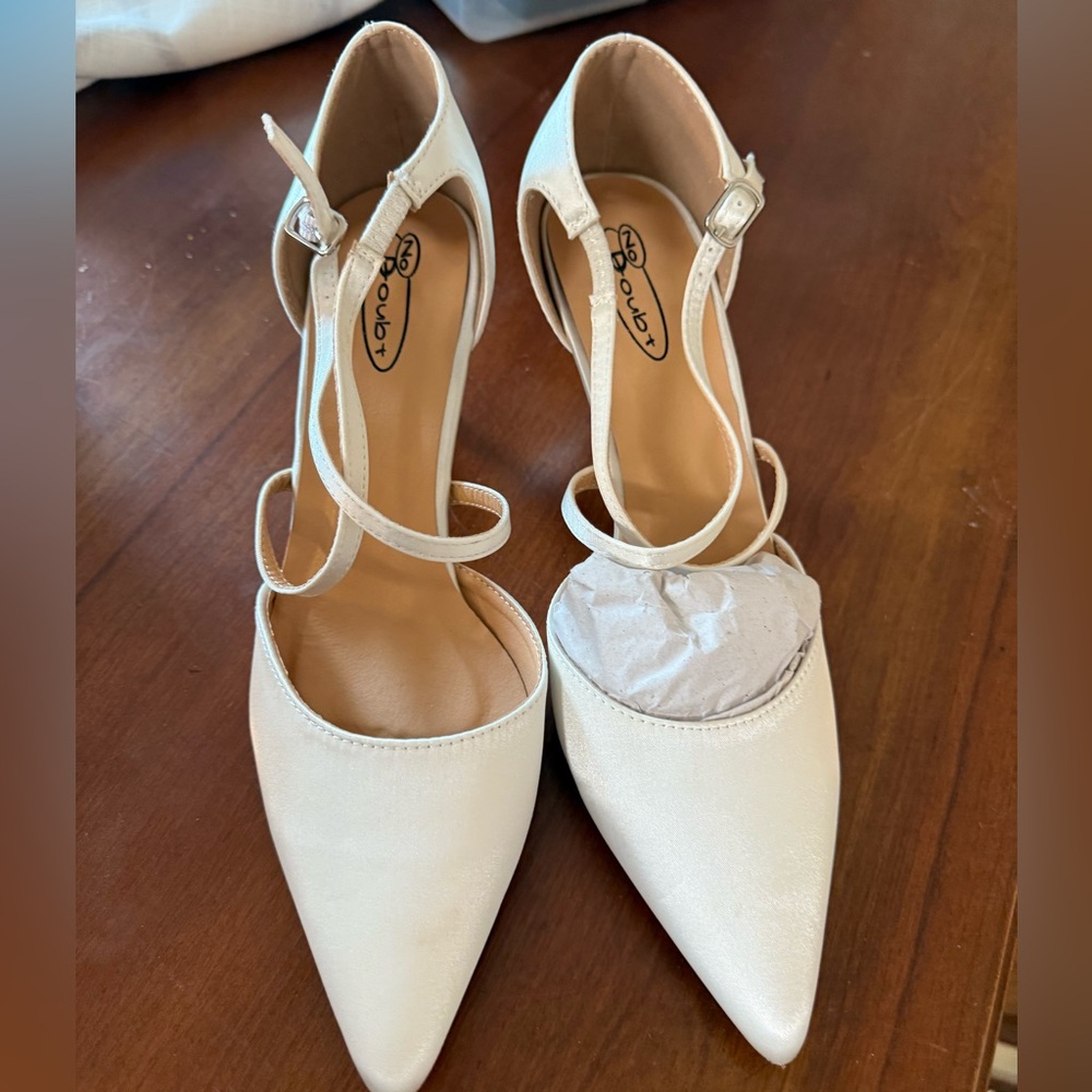 Women's bride wedding white/off white  Satin Heels